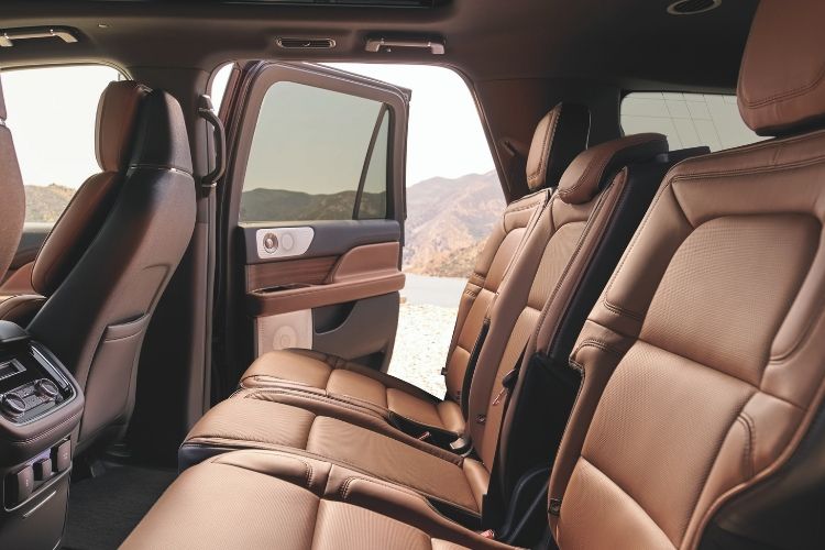 vehicle buying handbook - Buying A Lincoln Navigator Whitby - Lincoln Navigator Rear Seats - cropped