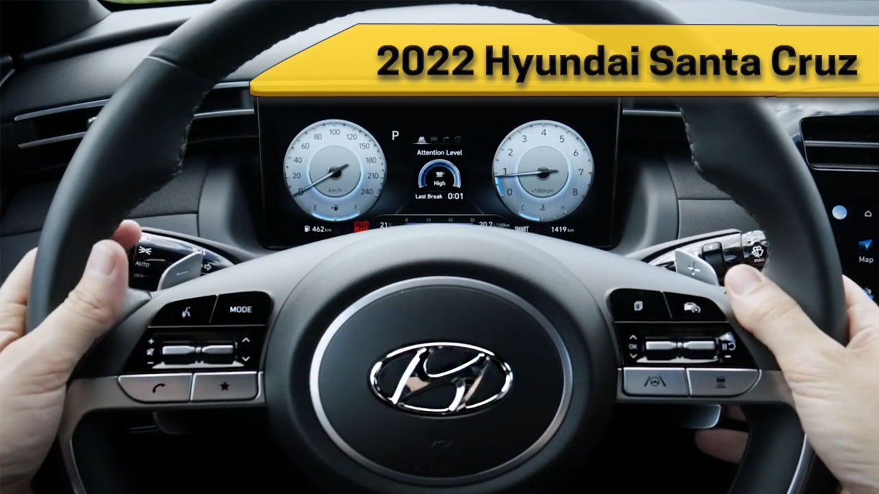 Steering Wheel Buttons and Instrument Cluster in the 2022 Hyundai Santa
